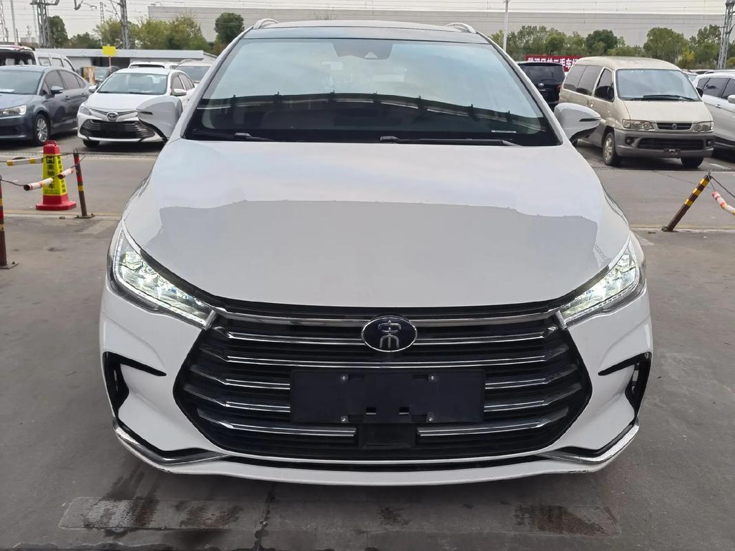 老铁们，今天咱来唠唠MPV那些事儿！作为家庭出行的“移动堡垒”，MPV的