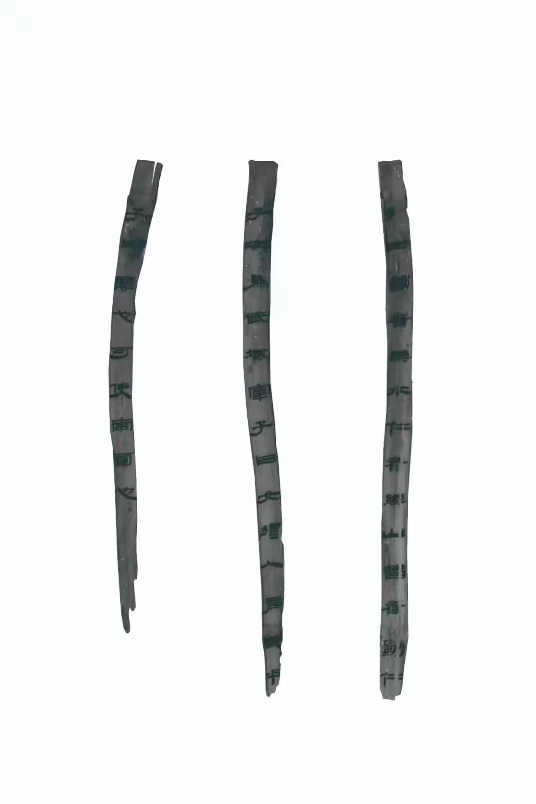 “海昏典籍又出关键信息”这一消息近日震动了考古界与历史爱好者。海昏侯国的遗址自发