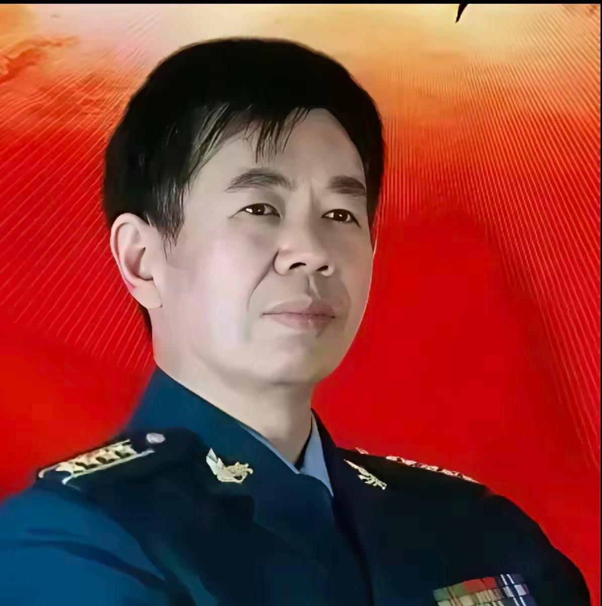 现在的局面，其实很有意思。航母一艘接一艘下水，五代机满天飞，咱们的家底，早已厚