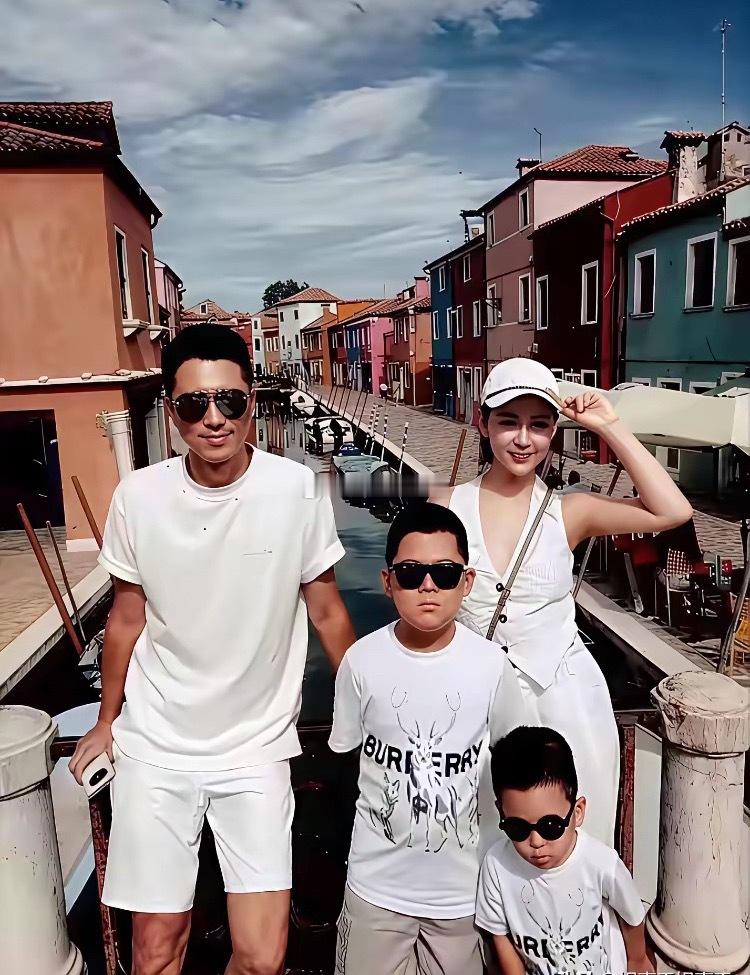 王雷是大连富商独子，仅海运生意每年分红就不止2000万元。他本人也极具商业头脑，