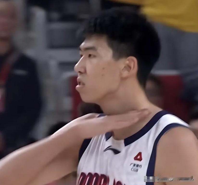 CBA惊现NBA禁止的庆祝动作，徐昕会不会被处罚？充满血腥和恐惧以及羞辱的“割