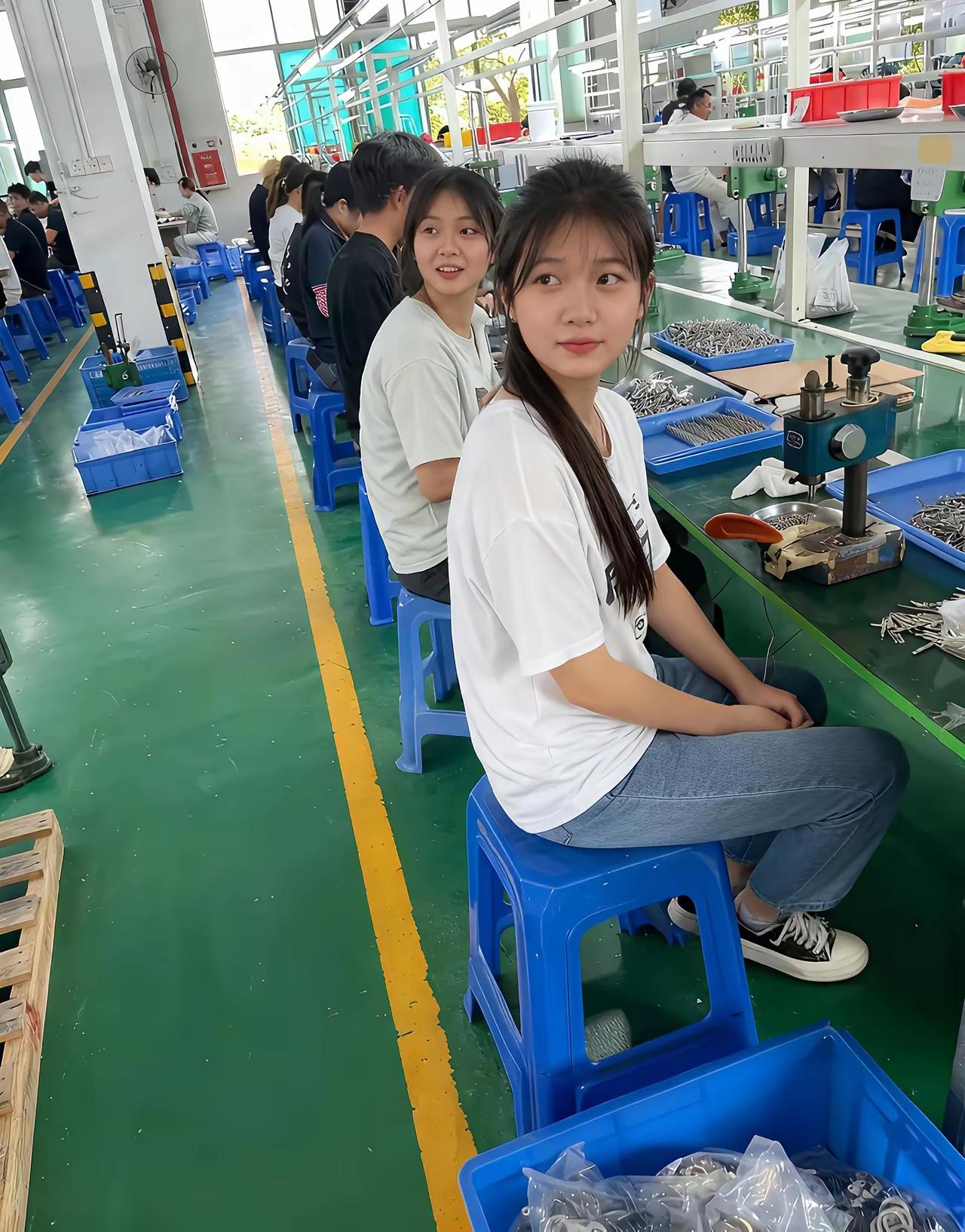 现在在工厂里的年轻人已经不多了