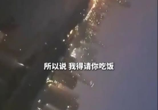 “求求你了，别跳！”重庆，一单亲妈妈酒后跳桥自杀，刚好被一过路女孩抓住！她祈求的