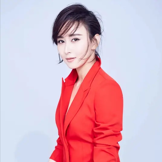 2005年，大马富豪朱兆祥向女演员胡静求婚，胡静说：你大我12岁，咱们不合适，朱