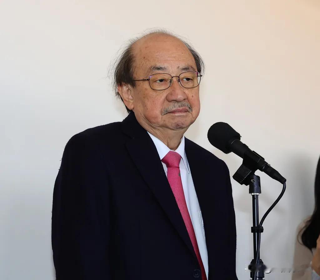 柯建铭超级鹰变超级鸽，林浊水叹台政坛荒唐12月15日，台行政机构负责人卓荣