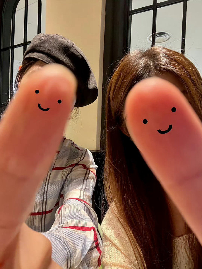 i人不露脸的拍照姿势ᵒᵏᵎ