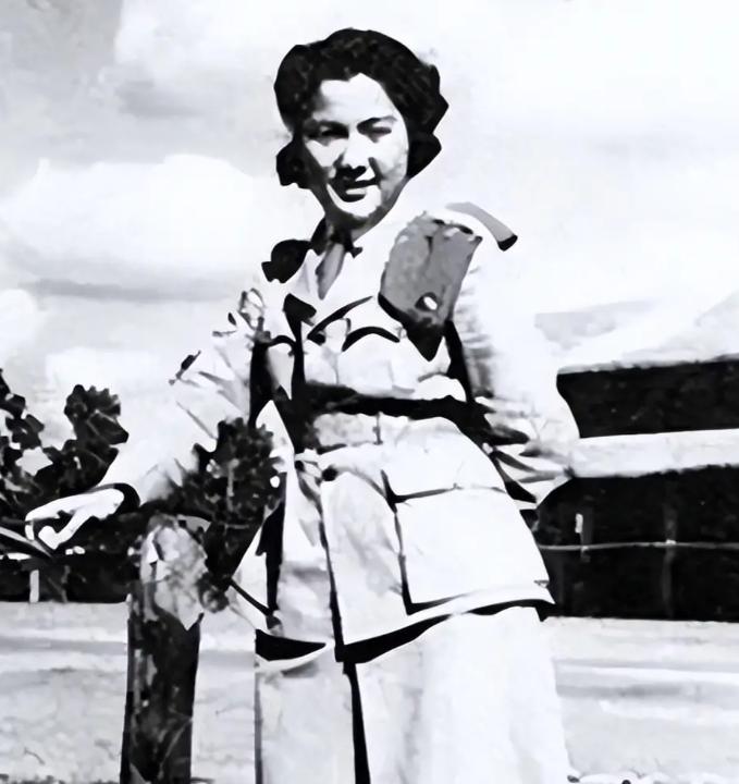 1942年，凶残的日军，杀了3名女护士。然而，女护士却提议说：“我们把内衣脱了，
