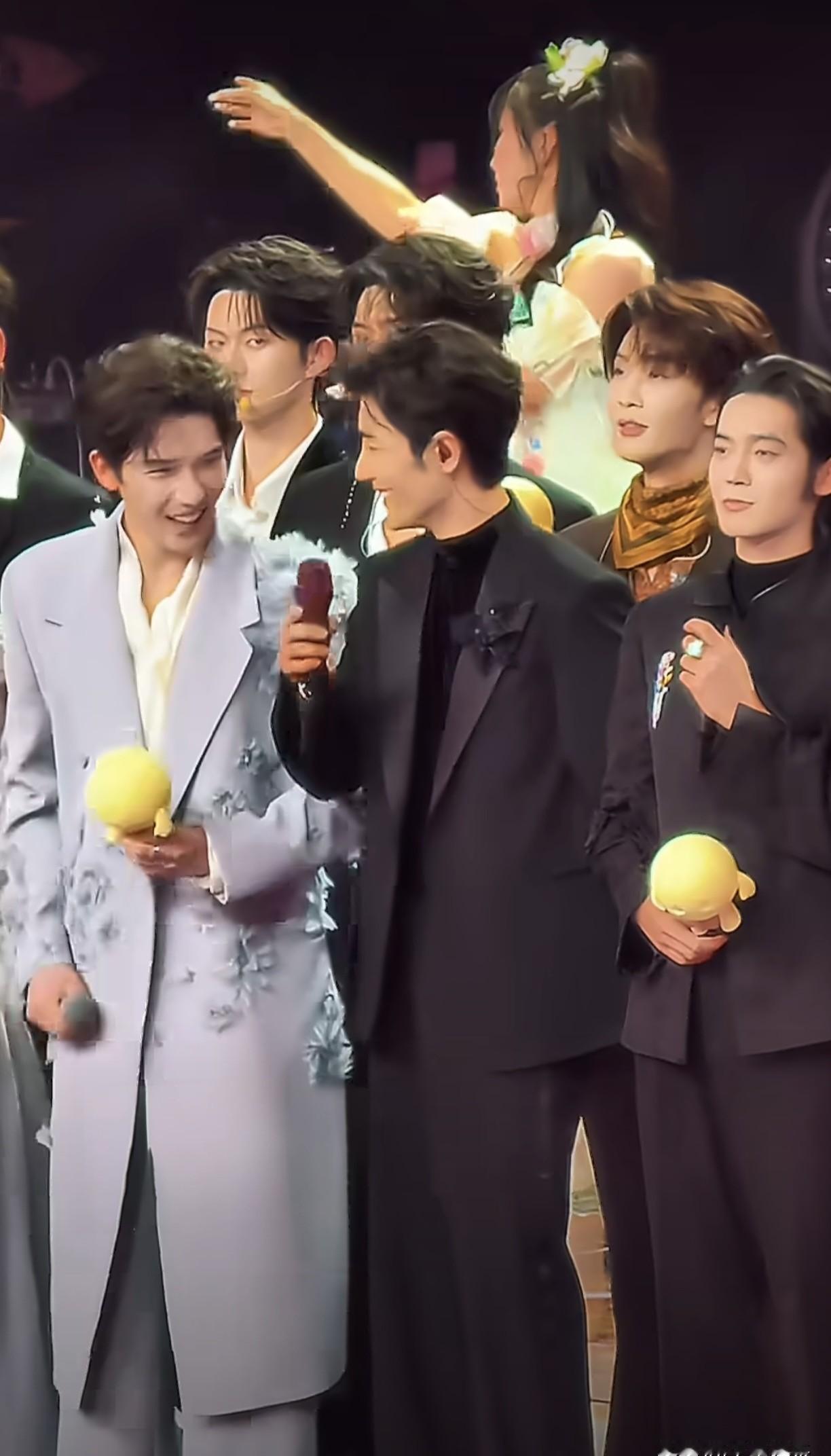 肖战对林海老师说的那句“保密”，藏着他2024年最大的野心。上海梅赛德斯奔驰文