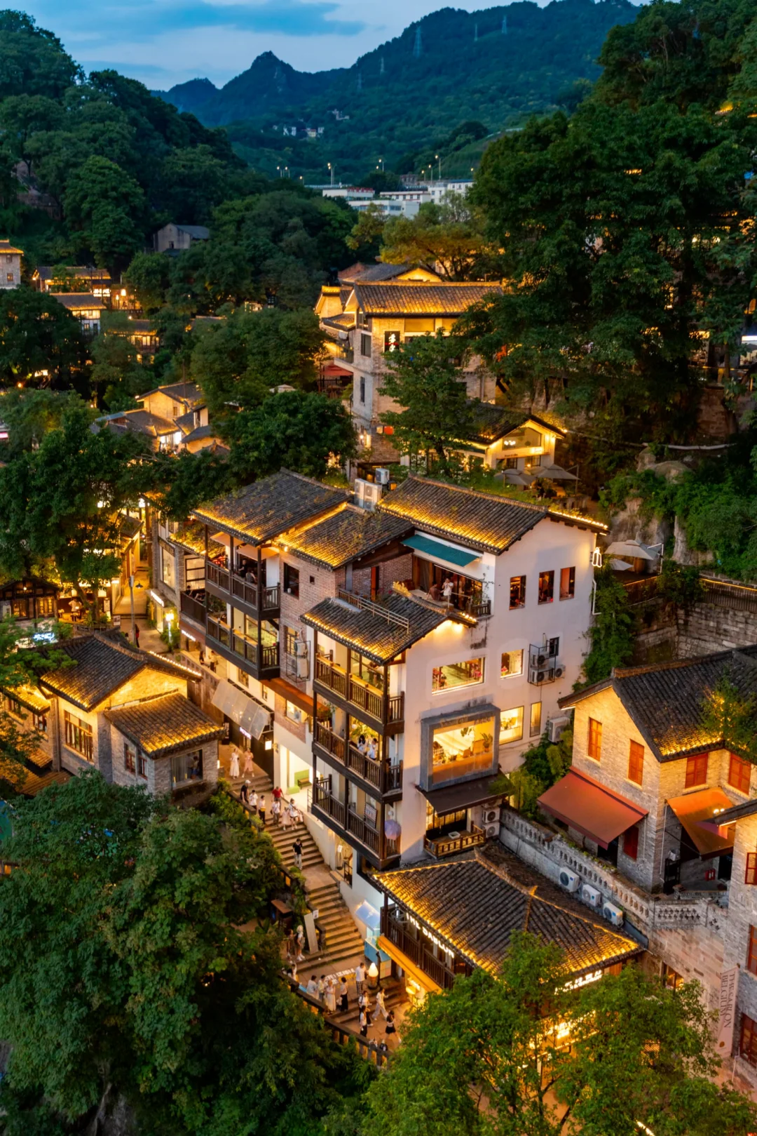 来重庆别挤洪崖洞！来下浩里邂逅山城夜色