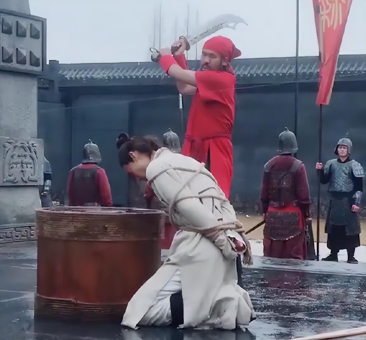 公元871年，长安午门，京兆府处斩女囚。大家都围着观看，身穿白衣的女囚，悲戚地说