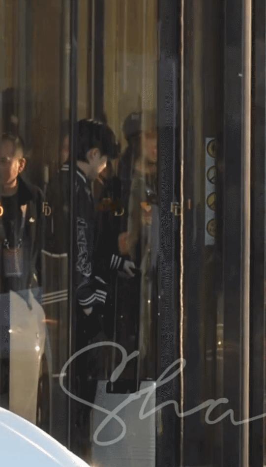 飞机落地南京2小时，王楚钦没去酒店，直接进了球馆。你猜他落地南京后第一站去哪了