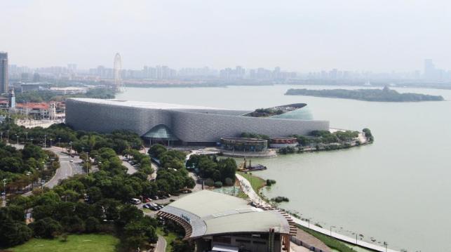 新加坡总理黄循财直言：新加坡90%的外贸都靠马六甲海峡，海南封关会直接冲击他们的