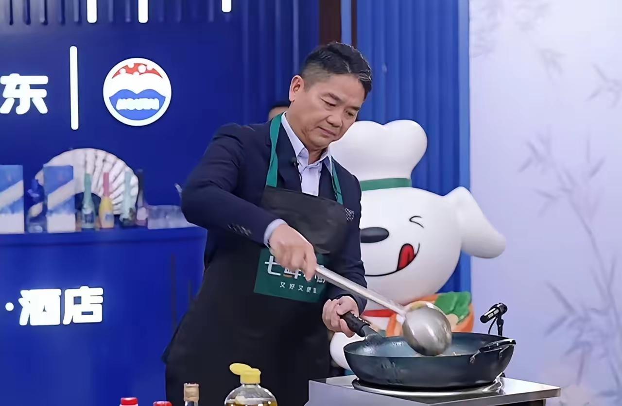 刘强东不嫌事大居然加入了罗永浩和西贝贾国龙的纷争刘强东直播做菜，他老家当地