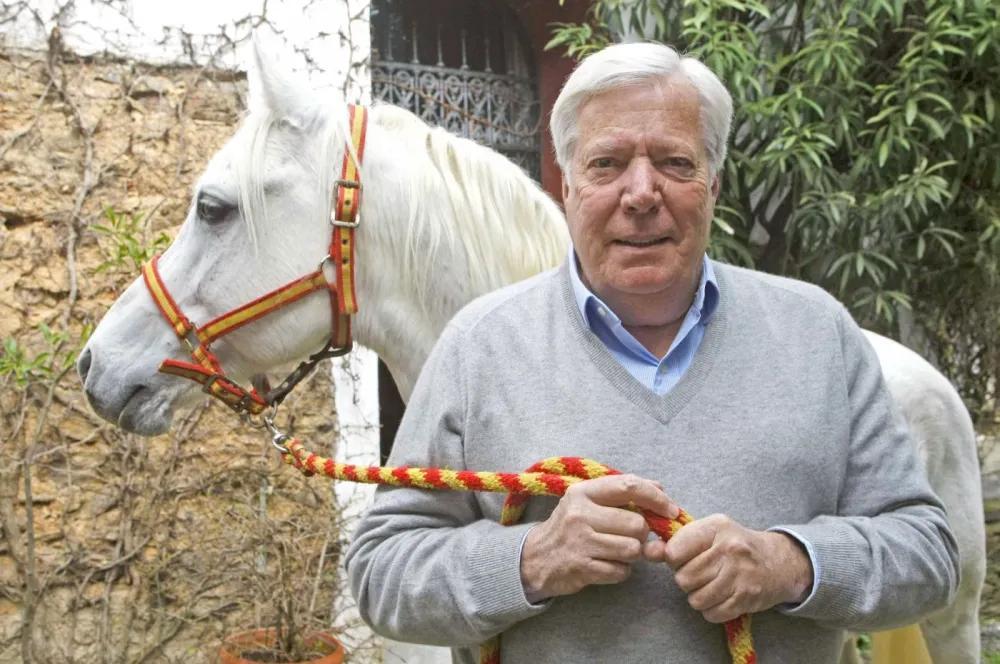 爱马仕继承人被骗150亿美元这事，简直比电视剧还精彩。爱马仕第五代继承人尼古拉·