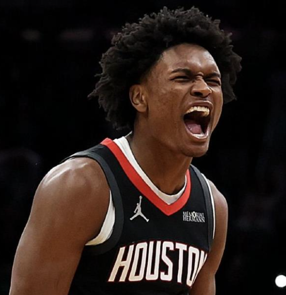 阿门·汤普森在进入NBA之前，大部分时间都在担任控球后卫。如今火箭队期望汤普森在