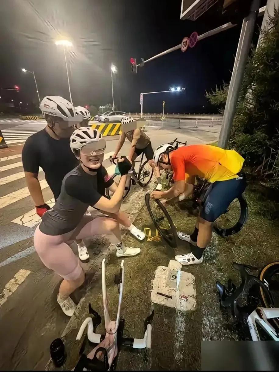 鸟哥在骑行圈属于带头大哥的地位，大圣骑行团全靠他做主骨，保持了凝聚力!抛开这一次