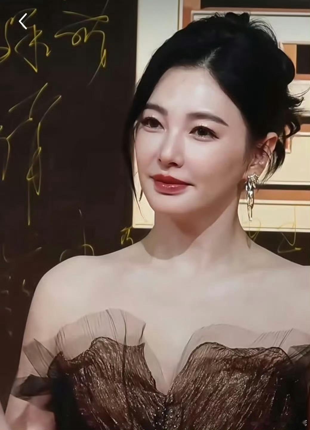 没认出来是张雨绮感觉之前很好看