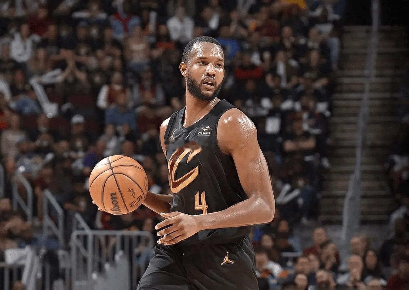 被申京各种打爆，我始终觉得莫布利是有些被高估的球员。不是说他能力不行，只是他不可