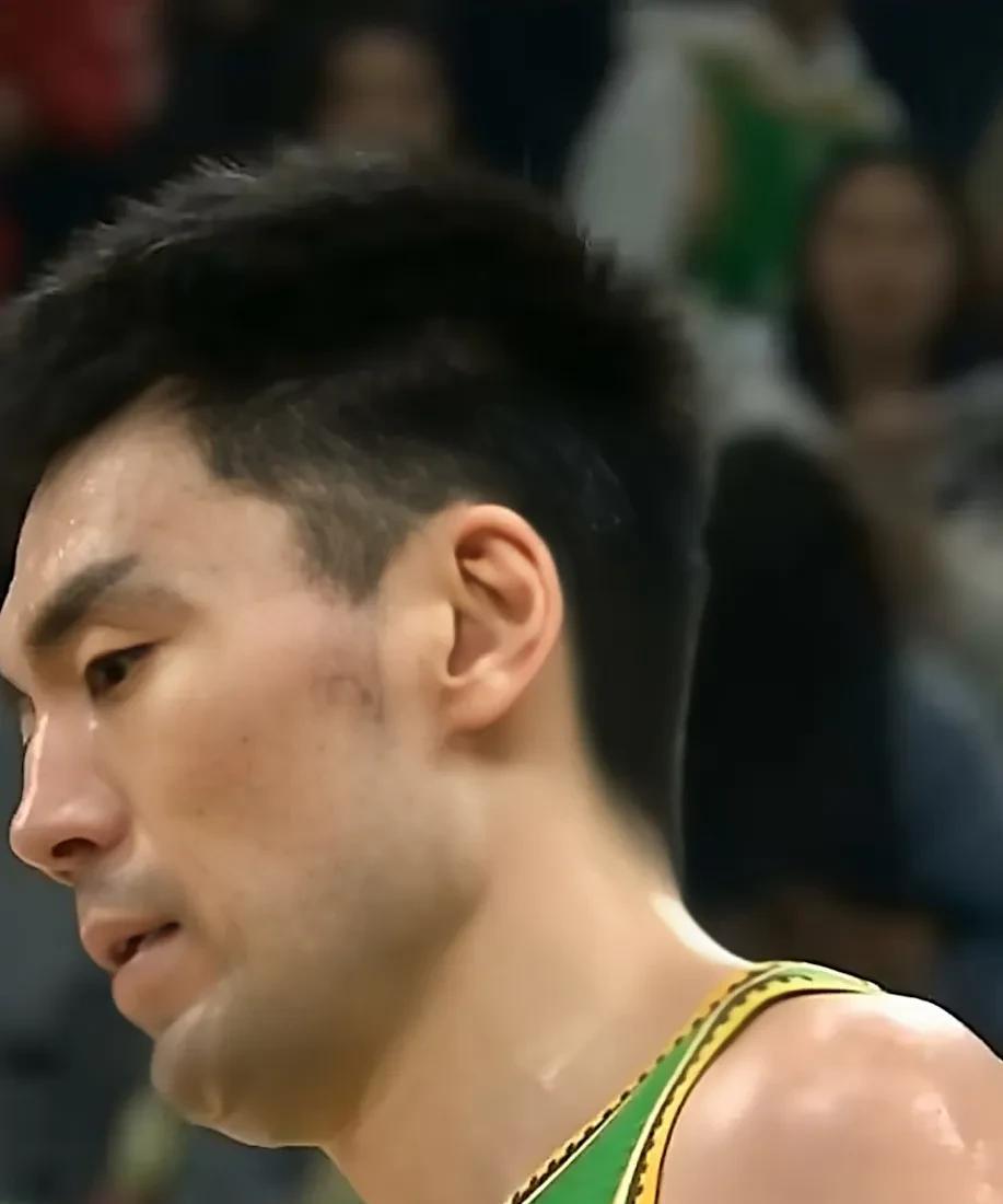 辽篮的老将受辱，这是最不应该的1、李晓旭场上拼，年轻人坐替补席2、韩德君场上