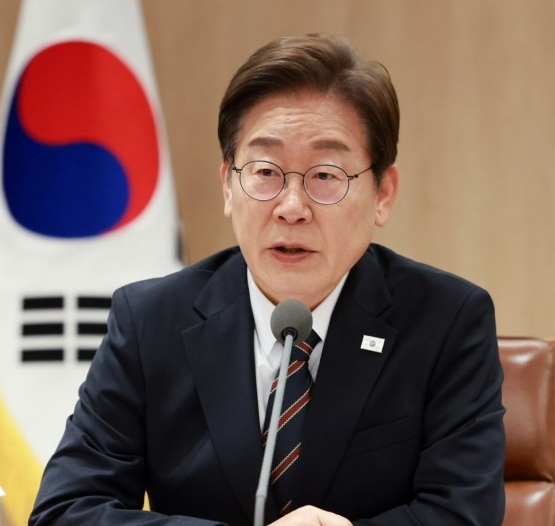 太懂事儿了！6月10日，韩国媒体在报道中称，韩国首尔高等法院已经宣布，涉及现任总