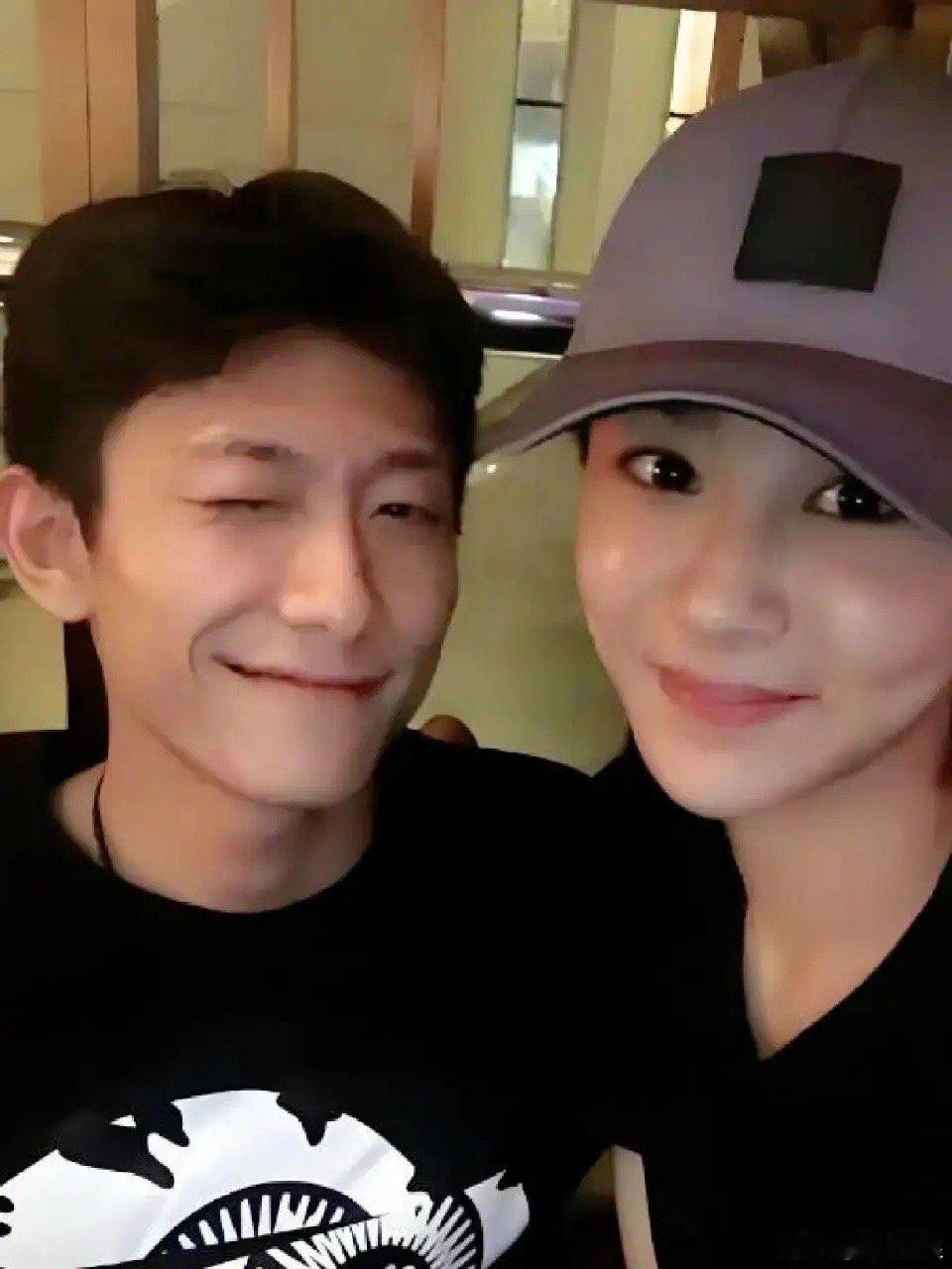 天啊，张一山，我是万万没想到，你这样做也太不道德了吧，居然在话剧结束现场，就和杨