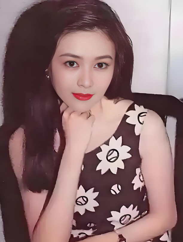 10年前，关之琳在采访上也是亲口承认：“我这辈子什么男人都试过，有女朋友的男人我