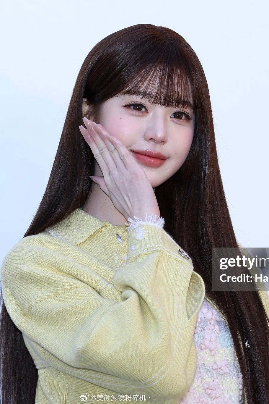 张元英（这套造型看上去好乖呀）