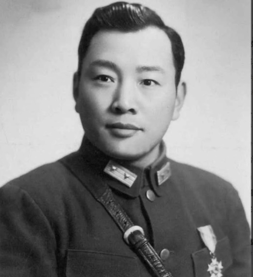 1949年，宋希濂被俘时，看了一眼追击他的解放军团长：“你是军长，还是师长？”团