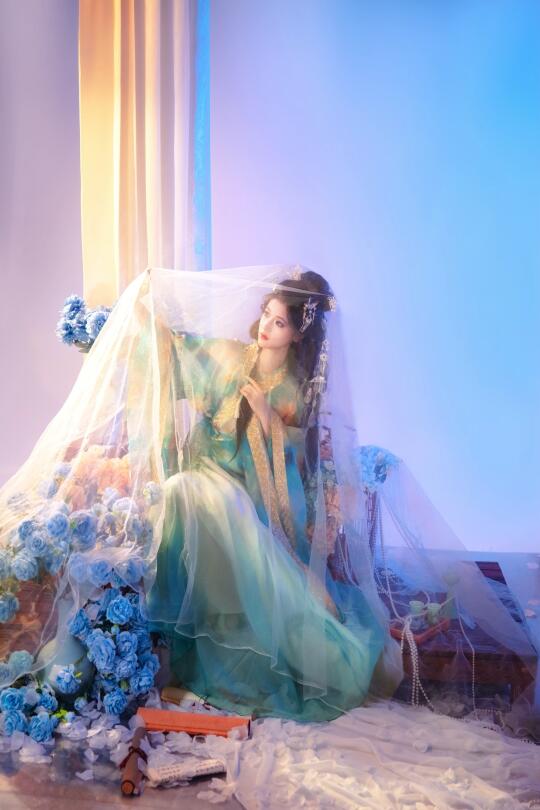 “她好像遗落在蓝色梦境”汉服写真