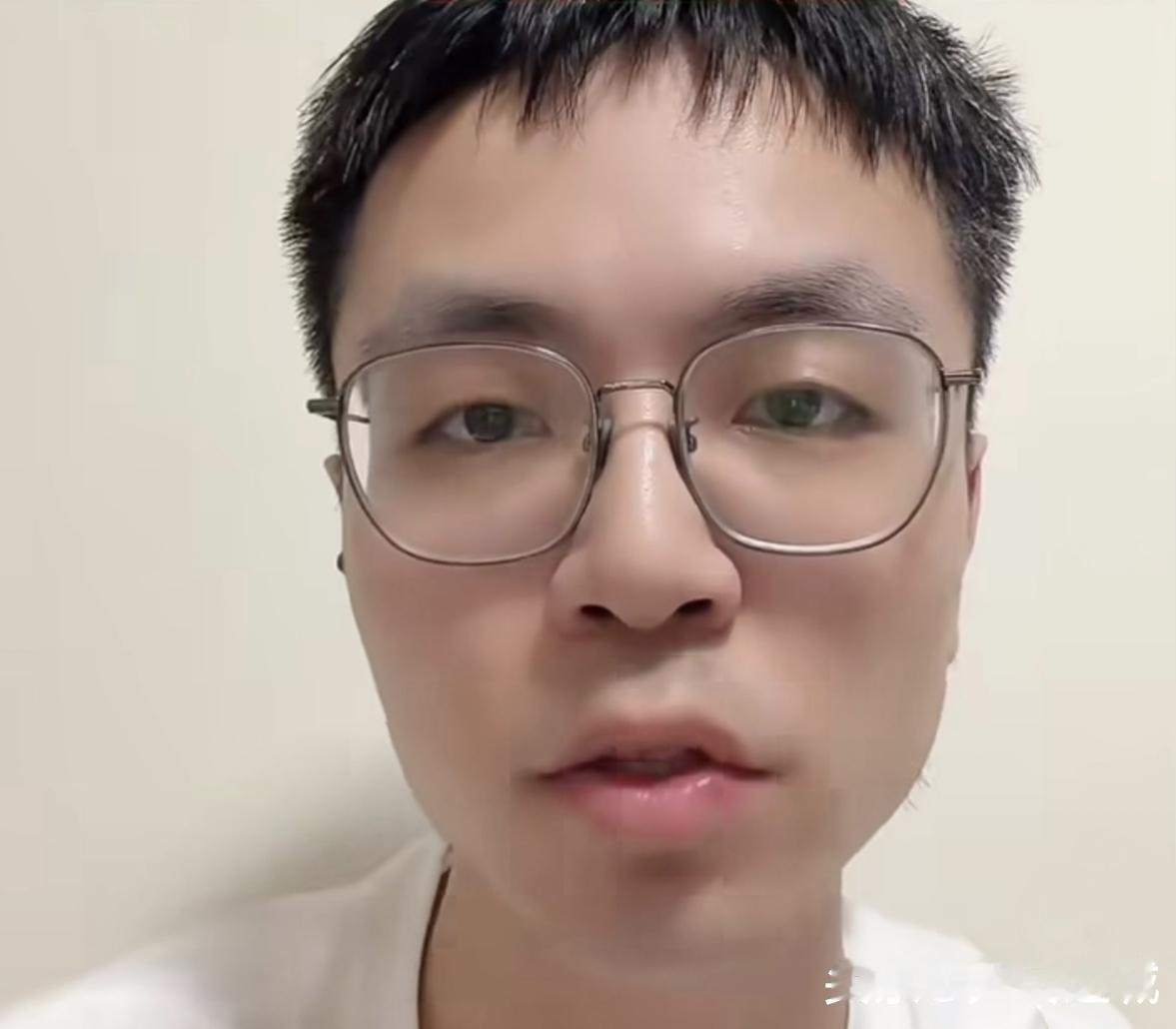 小钱聊：亚运会女单决赛，这场球最终孙颖莎是2:4失败了队友王曼昱，这场球我觉得内