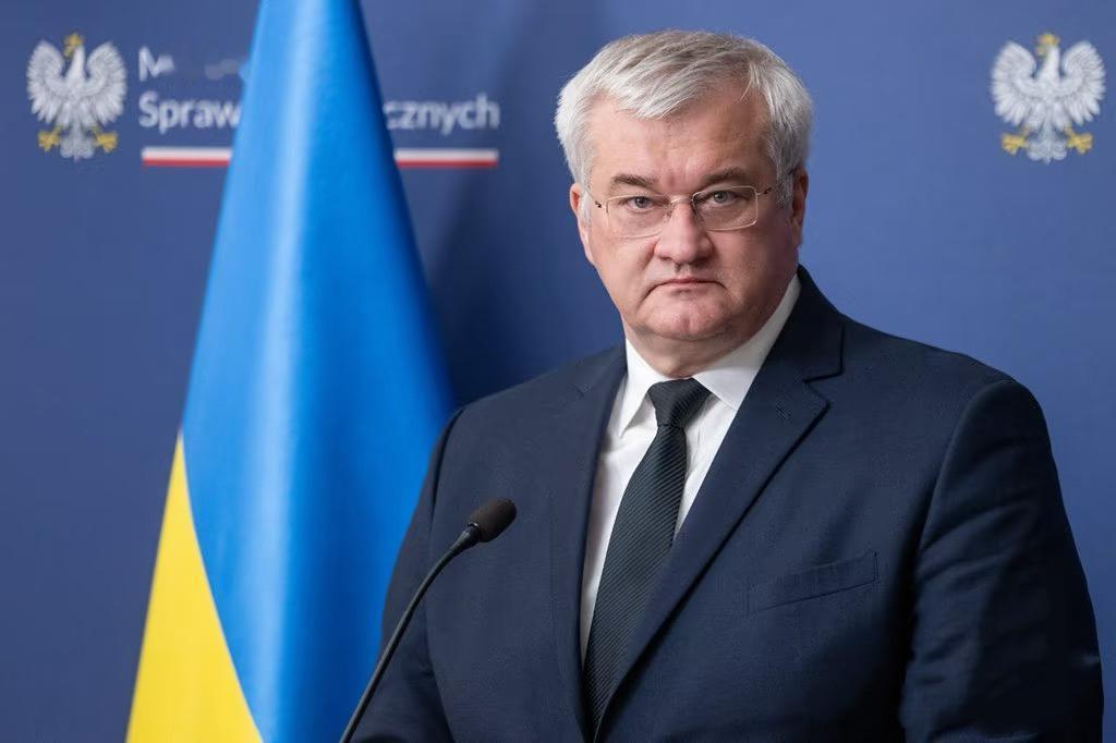 我勒个去，乌克兰这波操作绝了：乌克兰外长对着美国喊话，要美国先对中国施压，才愿