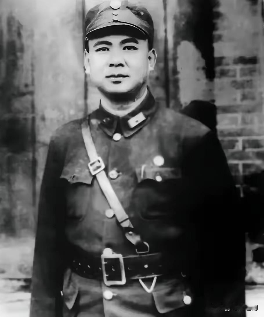 1951年秋天，台湾国民党实践研究院开会时，蒋介石当场点名李友邦，说他太太和中共