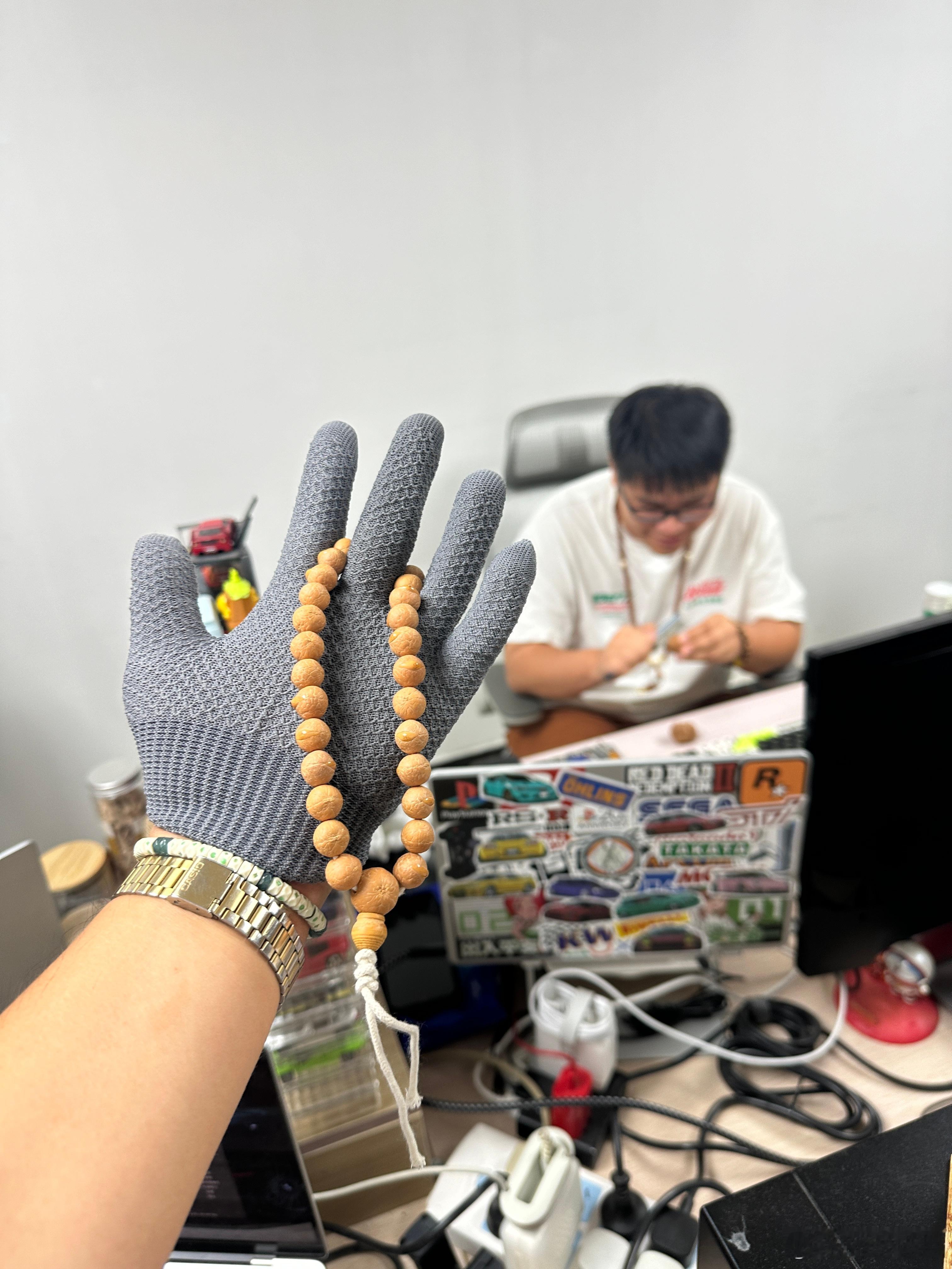 一到公司就收到我六哥送的小礼物纯纯小惊喜啊小浪漫啊这一天天太滋了感谢我六哥北