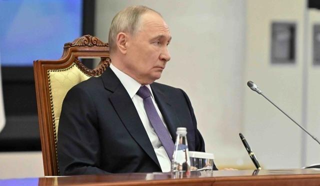 哈萨克斯坦一点面子也没给俄罗斯，普大帝脸都黑了！托卡耶夫在俄罗斯圣彼得堡出席欧亚