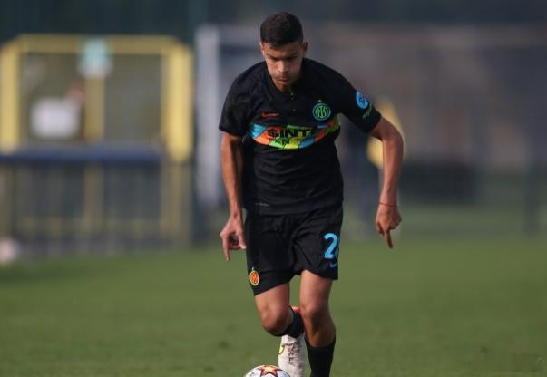 12月7日讯在个人视频中，罗马诺谈到了国米租将卡博尼的未来。罗马诺说：“国米和