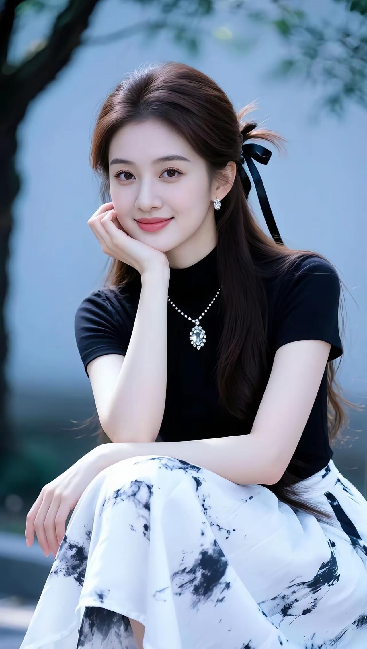 优雅黑裙与白裙的完美搭配，尽显都市女性魅力！👗✨