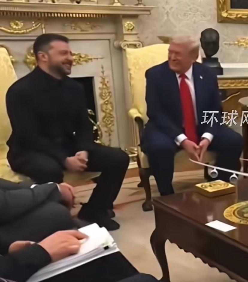 因为穿西服，这次又当个乐子提起，与之前相比，气氛欢快多了！之前谈得也不愉快，因