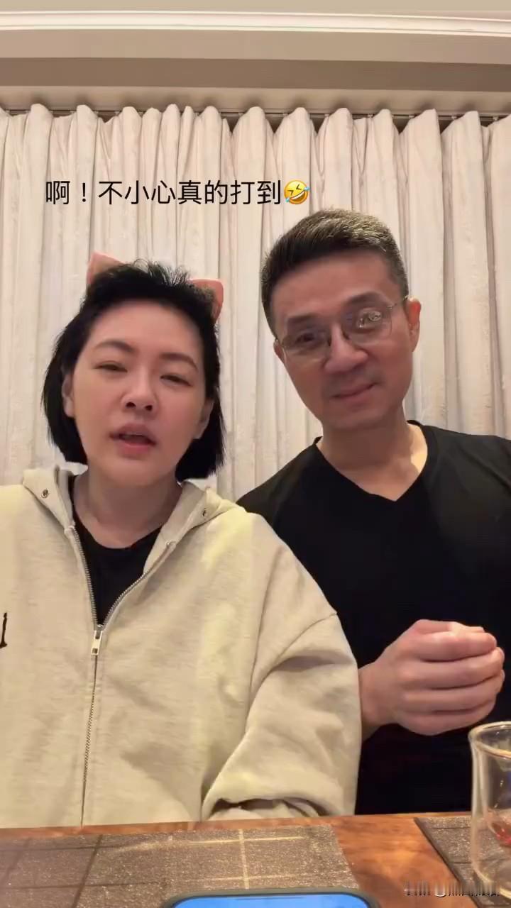 小S许雅钧拍土味视频庆48岁生日随后大女儿elly和二女儿Lily也相续在社交