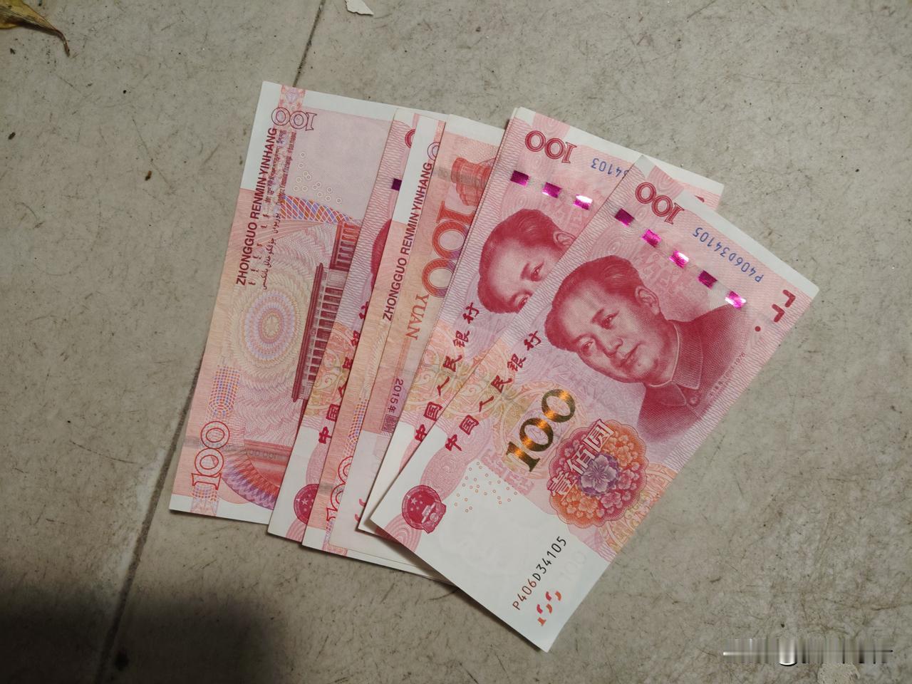 春天来了〔文｜狐山诗行〕春天悄然而至阳台上的叶片，悄然舒展脆生生