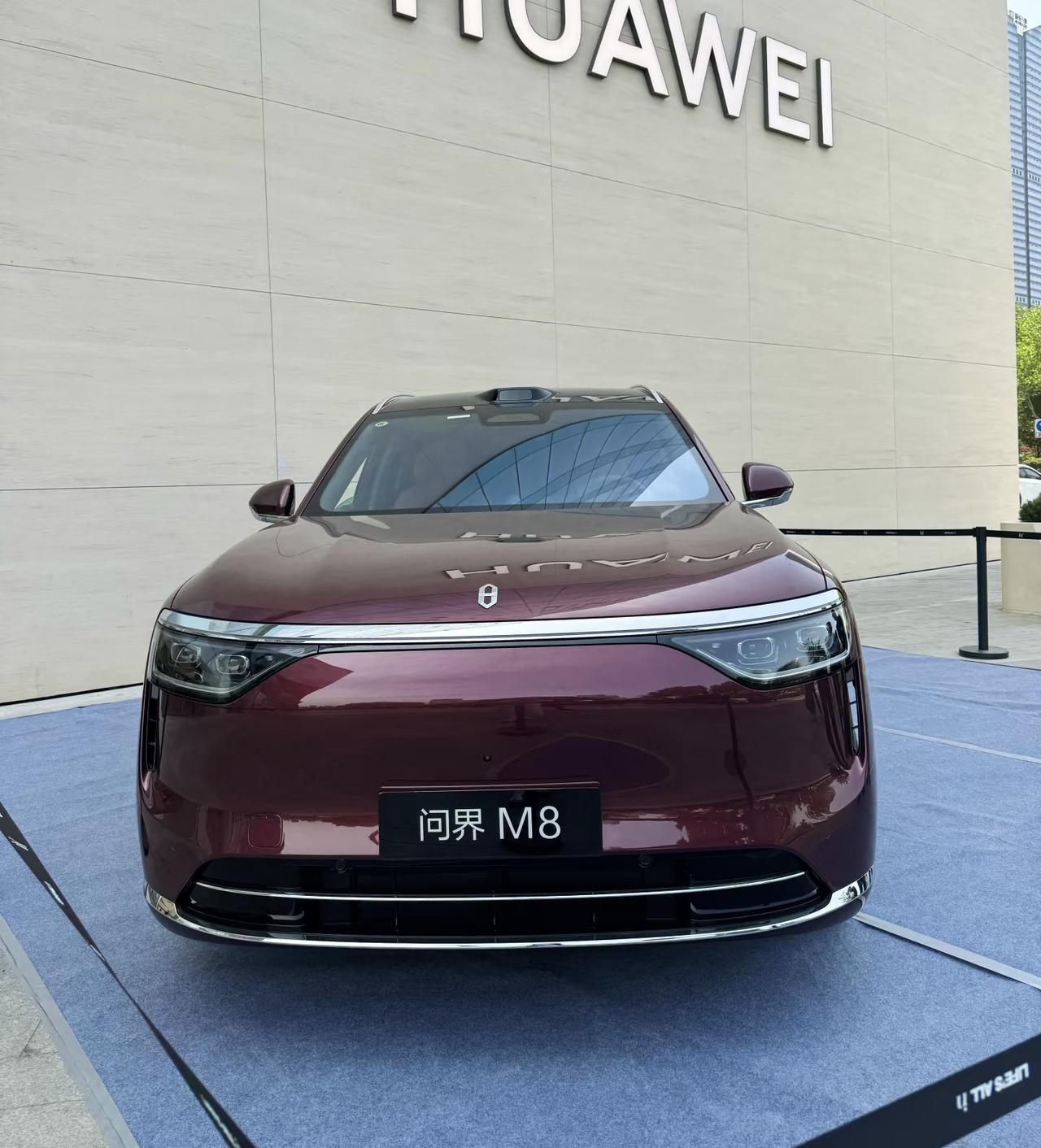 M8的颜值非常在线，空间足够大