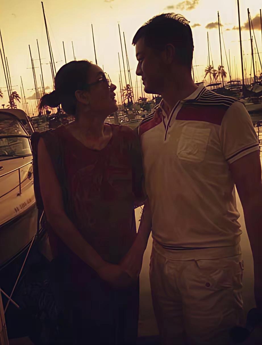 年轻时不知这是浪漫，知道这是浪漫时，人已老了。