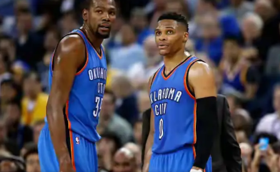 中年危机…威少比KD晚入NBA职场…杜兰特新赛季年薪5000多万，同为拿过MVP