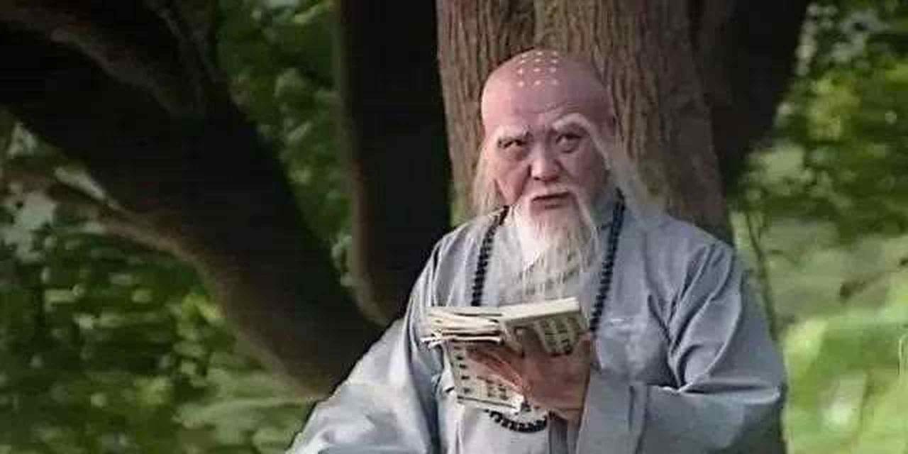 回老家，不是执念——网上视频：有个女人问：“为什么中年男人，过年总要回老家？哪