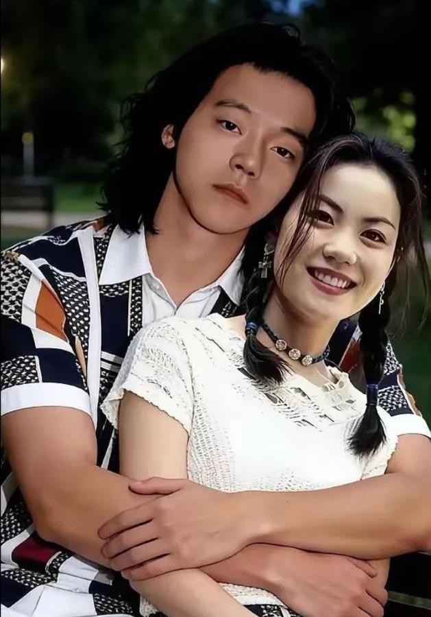 王菲、窦唯和栾树那段往事，最扎心的不是谁辜负了谁，而是一个顶尖团队如何被私人关系撼动。1991年，黑