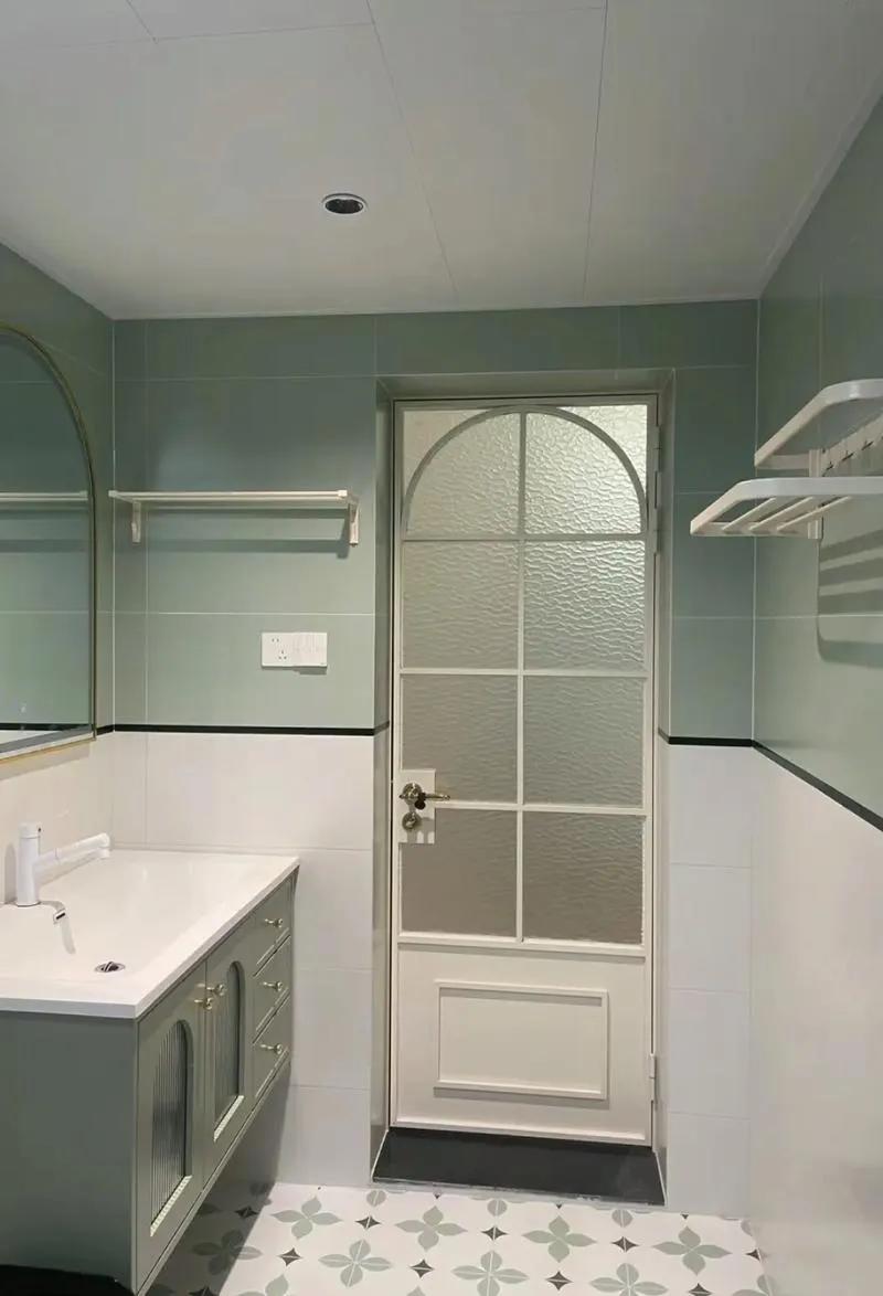 用高科技产品惩罚吸烟者，深圳做到了[赞]近日，深圳市罗湖区商业中心的一卫生间门