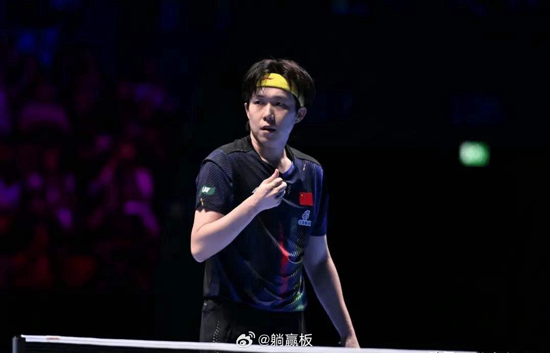 澳门世界杯，目前王楚钦1-3落后约奇克，没记错这个人是小胖在萨尔布吕肯球队的队友