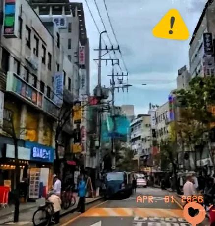 昨天博鳌论坛的韩国代表席空荡荡的，这事儿在海外华人圈炸锅了。有美国华人直接开嘲讽