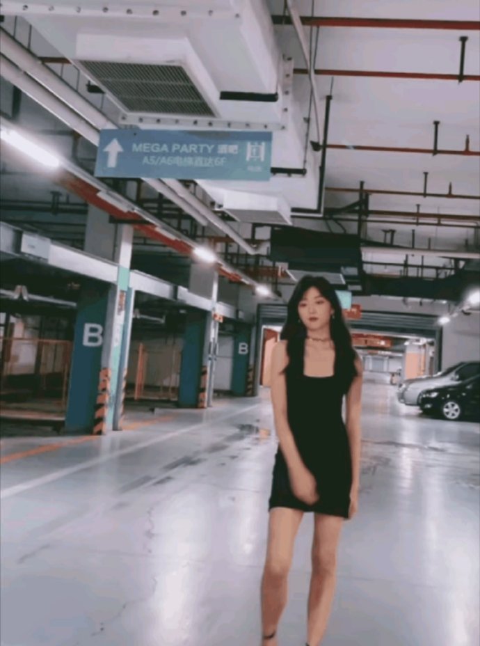 大长腿的孙千是有多美啊，这大长腿！​​​