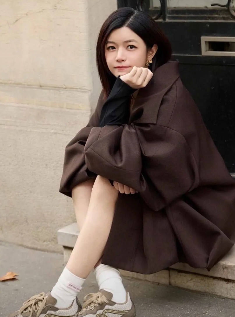 终于知道明星为什么那么晚结婚了，看看陈妍希就知道了，之前没跟陈晓离婚时，拍的吻戏