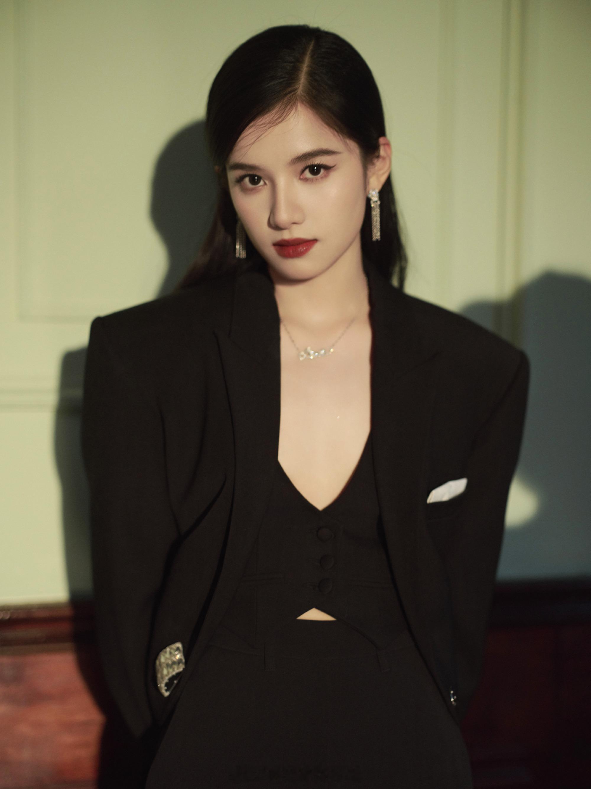 张婧仪映画酷雅时刻